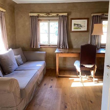 Privatzimmer In 400 Jahre Alten Bauernhaus Niederalm Esterno foto