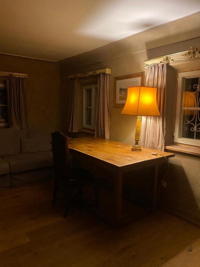 Privatzimmer In 400 Jahre Alten Bauernhaus Niederalm Esterno foto