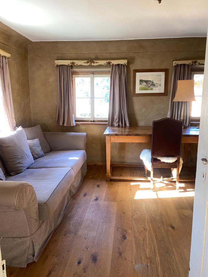 Privatzimmer In 400 Jahre Alten Bauernhaus Niederalm Esterno foto